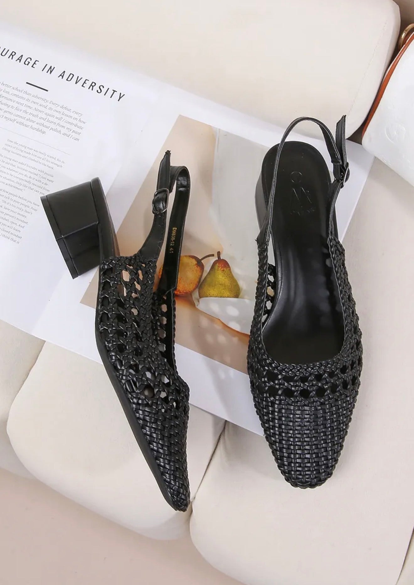 Sandales Slingback tressées à talon – Noir & Doré